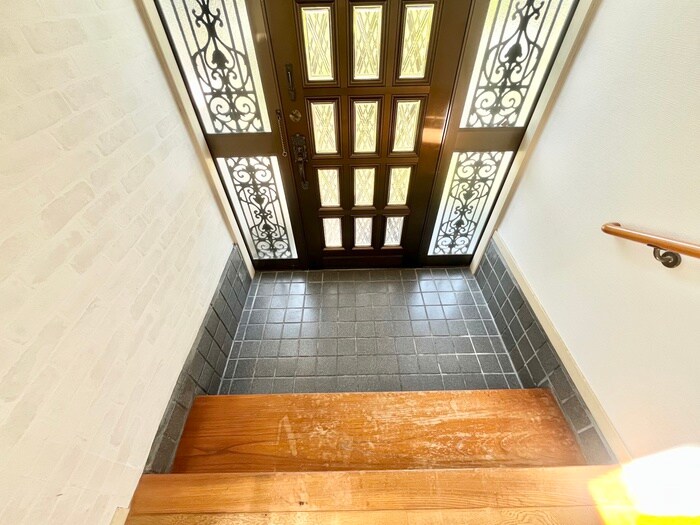 物件内観写真17　(玄関)