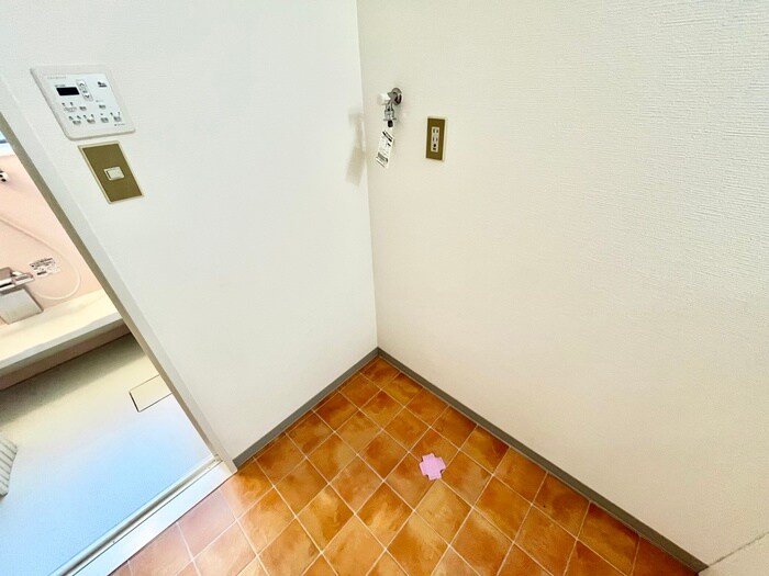 物件内観写真20　(洗濯機置場)