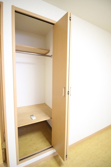 物件内観写真12　(収納)