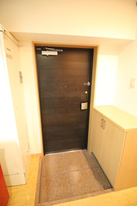 物件内観写真13　(玄関)