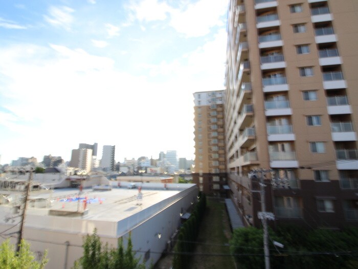 物件内観写真15　(室内からの展望)