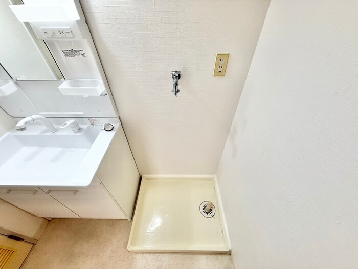 物件内観写真18　(洗濯機置場)