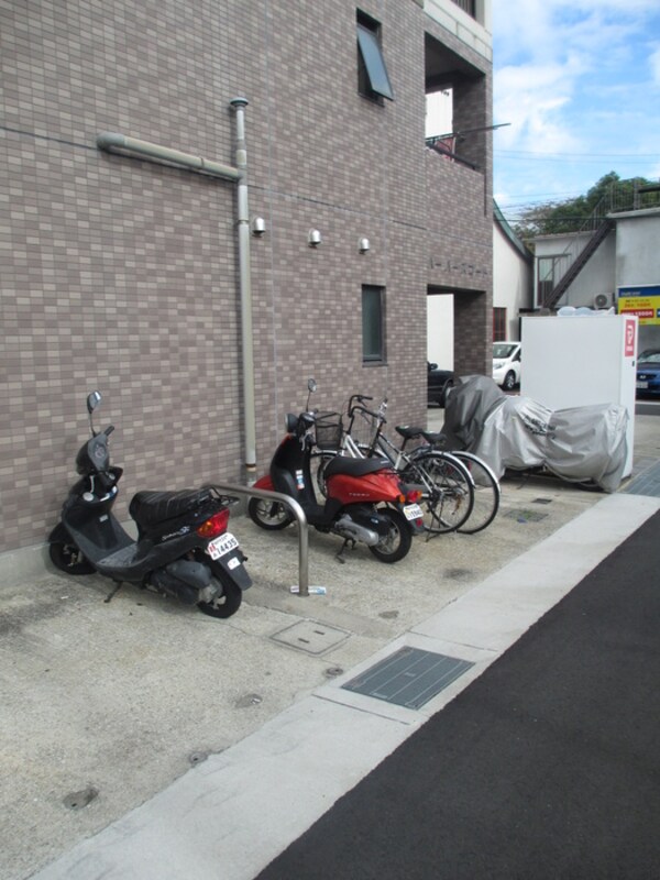 バイク置き場