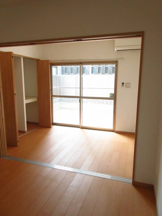 物件内観写真10　(居室)