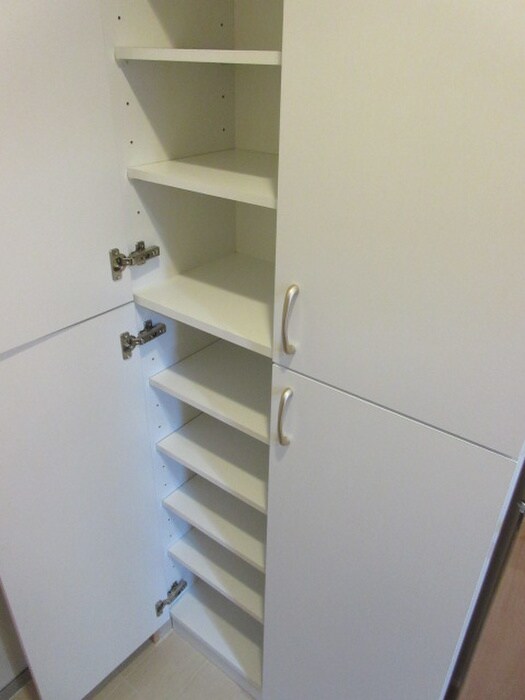 物件内観写真11　(靴箱)