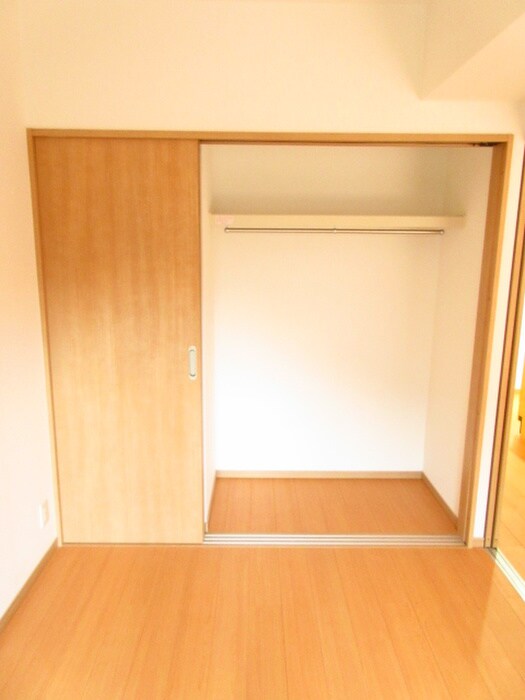 物件内観写真12　(収納)