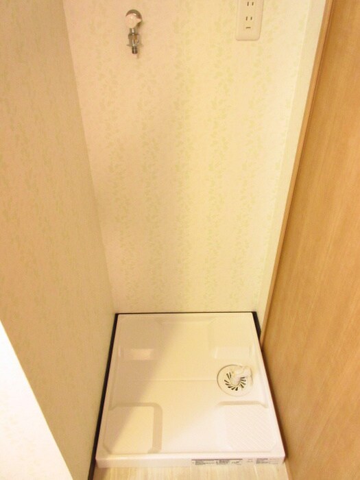 物件内観写真13　(洗濯機置場)