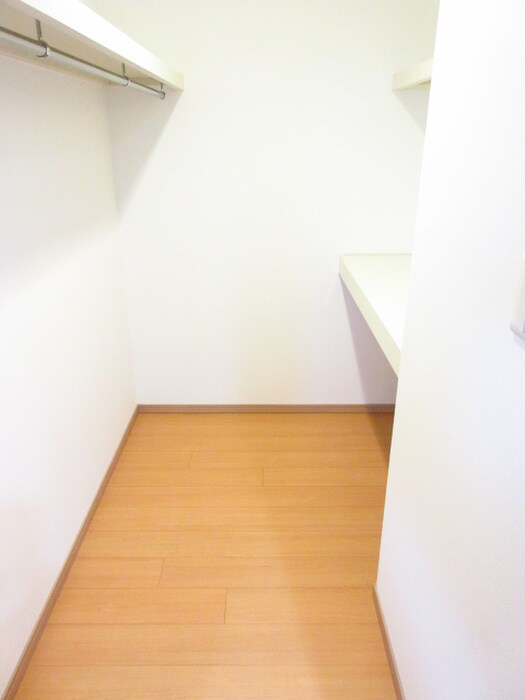 物件内観写真13　(収納)