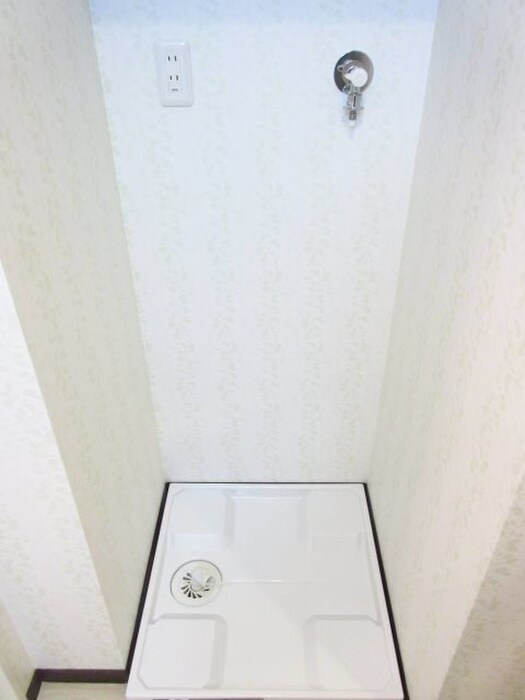 物件内観写真15　(洗濯機置場)