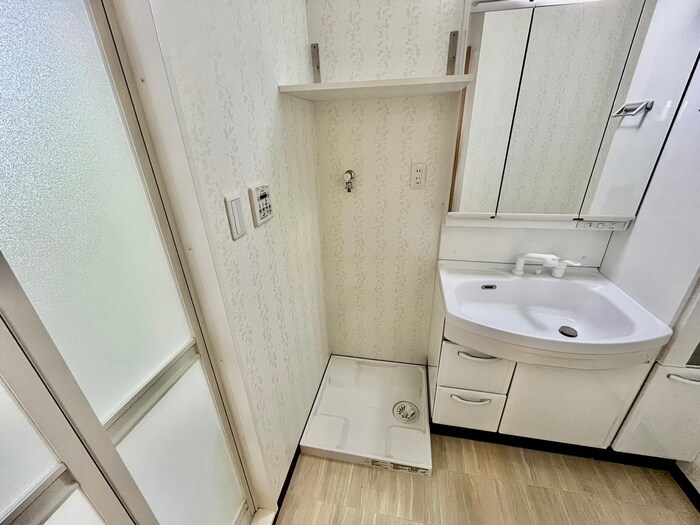 物件内観写真16　(洗濯機置場)