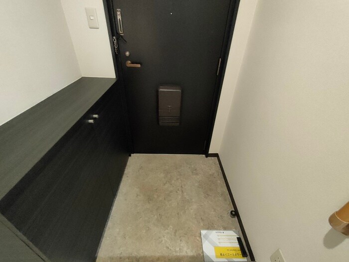 物件内観写真12　(玄関)