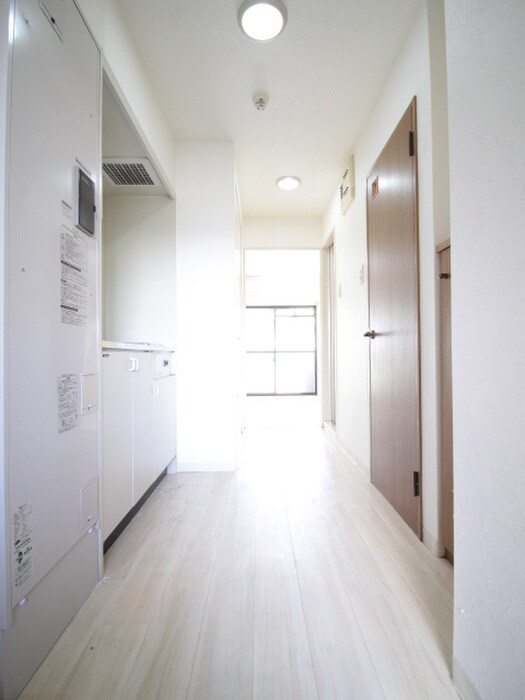 物件内観写真14　(廊下)