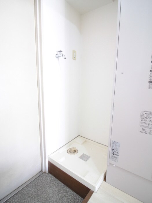 物件内観写真17　(洗濯機置場)