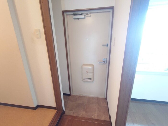物件内観写真19　(玄関)