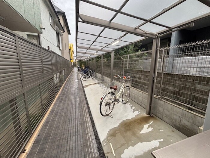 物件外観写真5　(駐輪場)