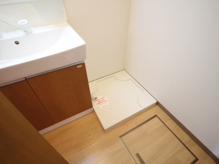 物件内観写真13　(洗濯機置場)