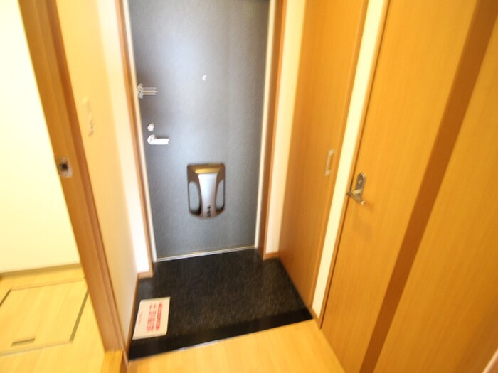 物件内観写真15　(玄関)