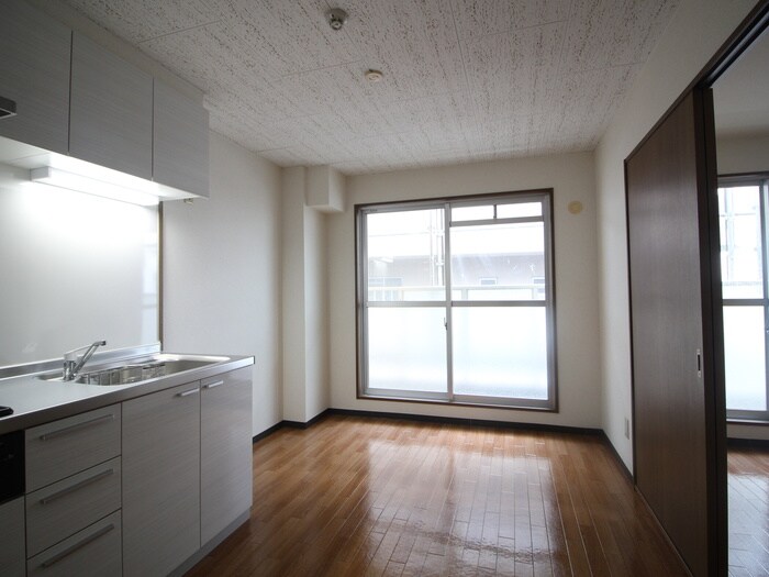 物件内観写真9　(居室)