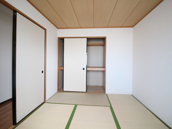 物件内観写真12　(収納)