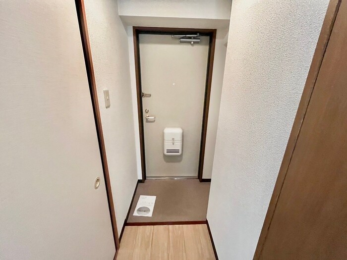 物件内観写真18　(玄関)