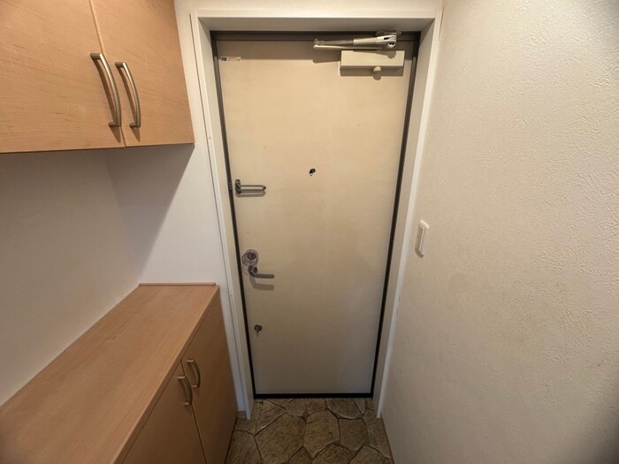 物件内観写真14　(玄関)