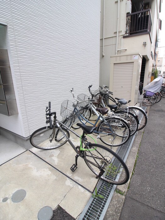 物件外観写真4　(駐輪場)
