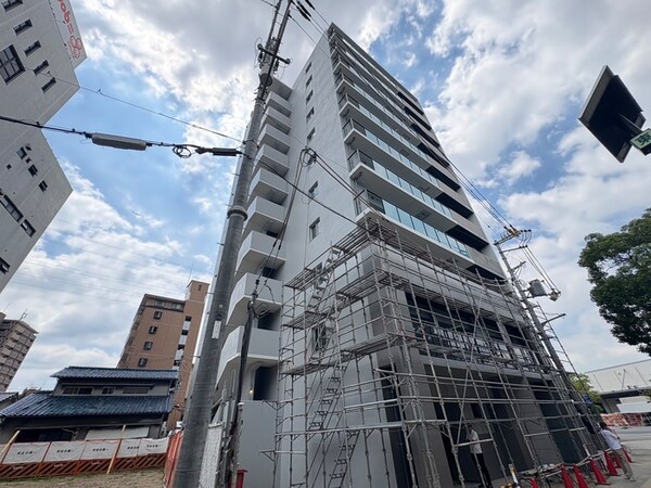 建築中