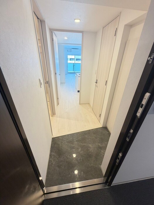 物件内観写真13　(玄関)