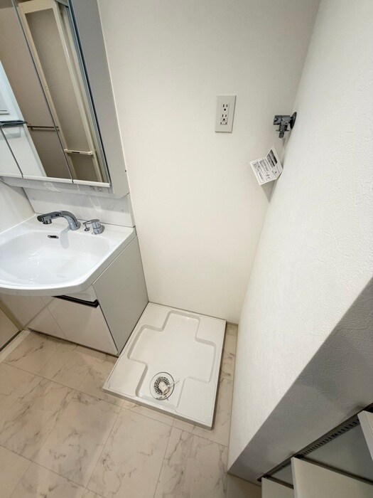 物件内観写真17　(洗濯機置場)