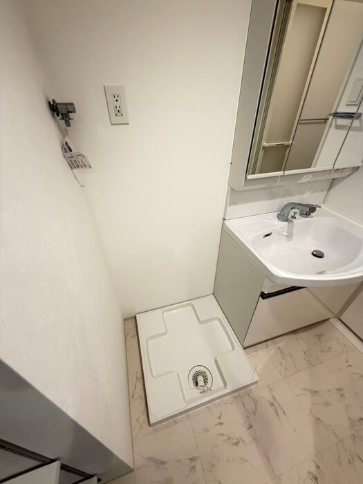 物件内観写真17　(洗濯機置場)