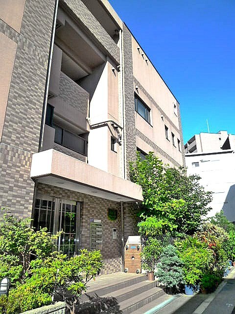 物件外観写真5　(エントランス部分)