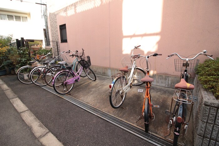 物件外観写真6　(駐輪場)