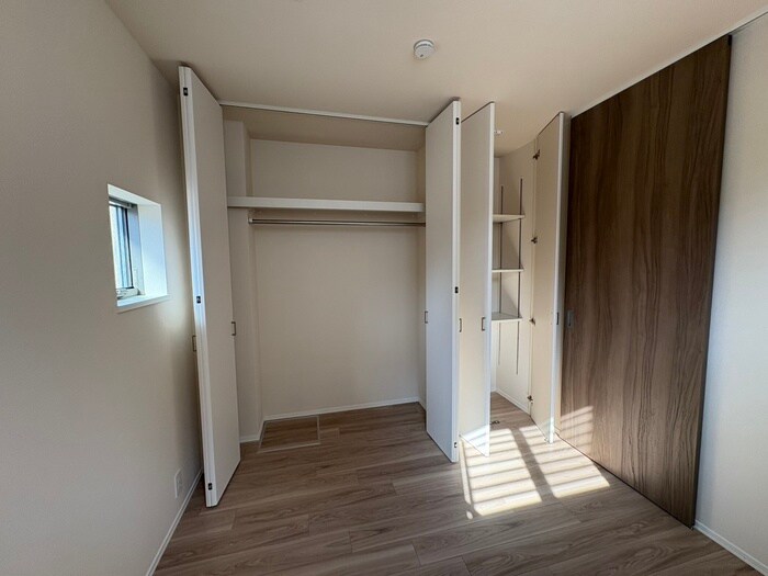 物件内観写真12　(収納)