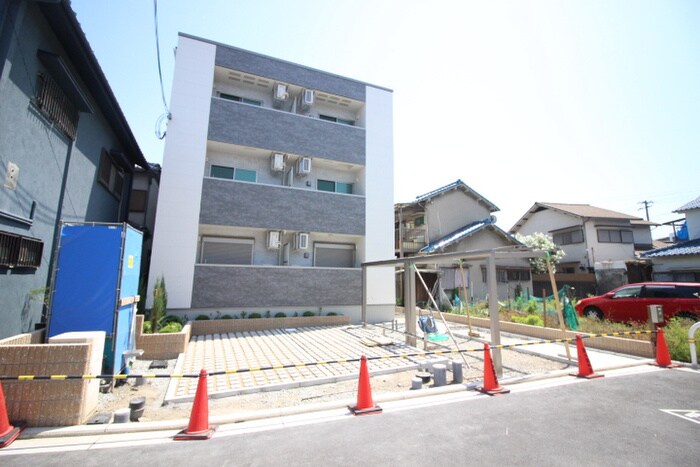 物件外観写真2　(駐車場)