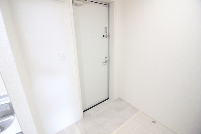 物件内観写真13　(玄関)