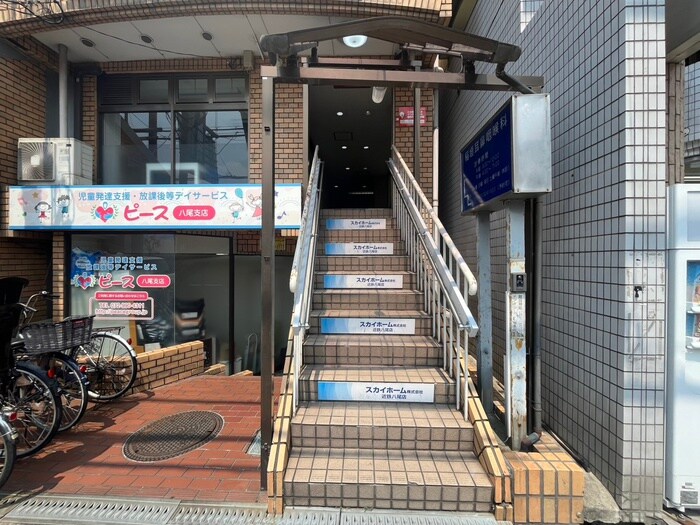 物件外観写真2　(エントランス部分)