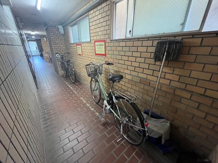 物件外観写真3　(駐輪場)