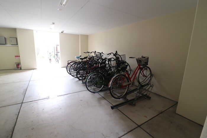 物件外観写真5　(駐輪場)
