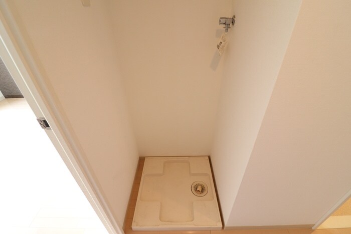 物件内観写真15　(洗濯機置場)