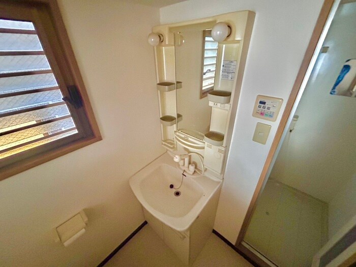 物件内観写真13　(洗面)