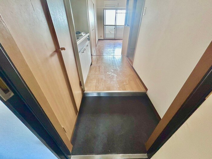 物件内観写真19　(玄関)