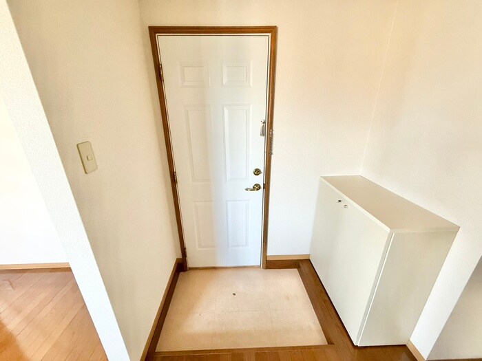 物件内観写真17　(玄関)