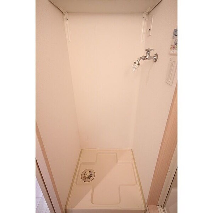 物件内観写真18　(洗濯機置場)