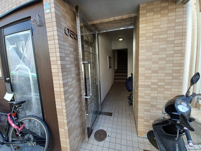 物件外観写真5　(駐輪場)