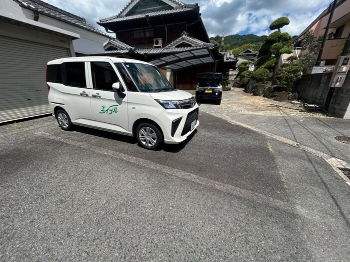 物件外観写真3　(駐車場)