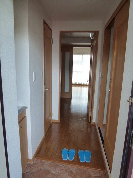 物件内観写真16　(玄関)