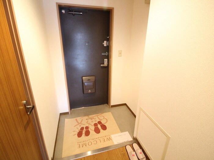 物件内観写真18　(玄関)