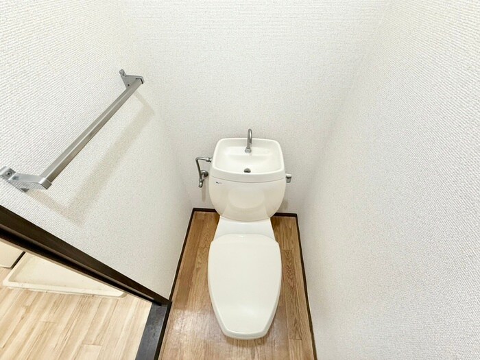 物件内観写真15　(トイレ)