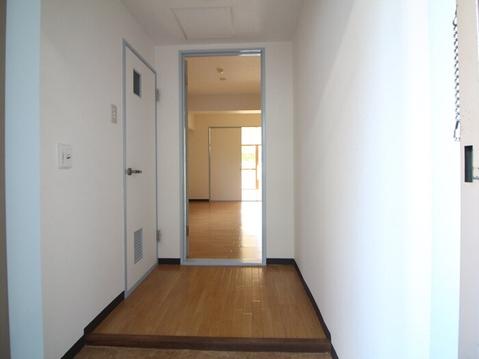 物件内観写真22　(廊下)