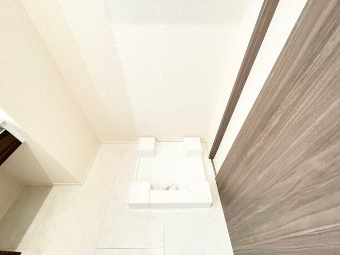 物件内観写真17　(洗濯機置場)